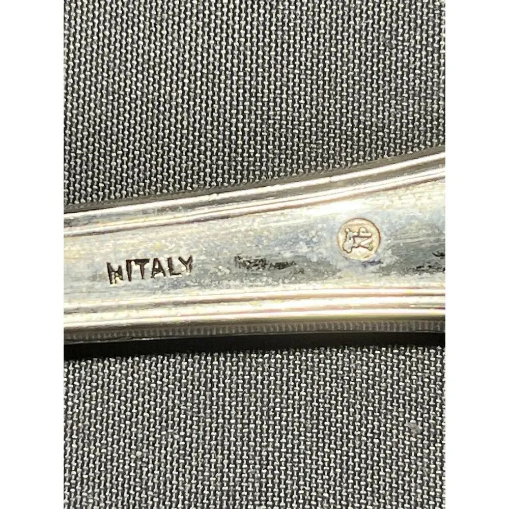 32 Piece Italian Kings Shell Pattern Silverplated Tarnished/dirty/pitted